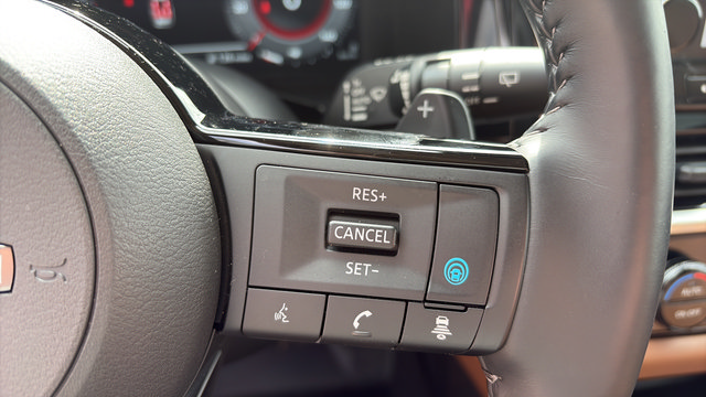 Certified 2025 Nissan Pathfinder Platinum AWD/4WD image 24