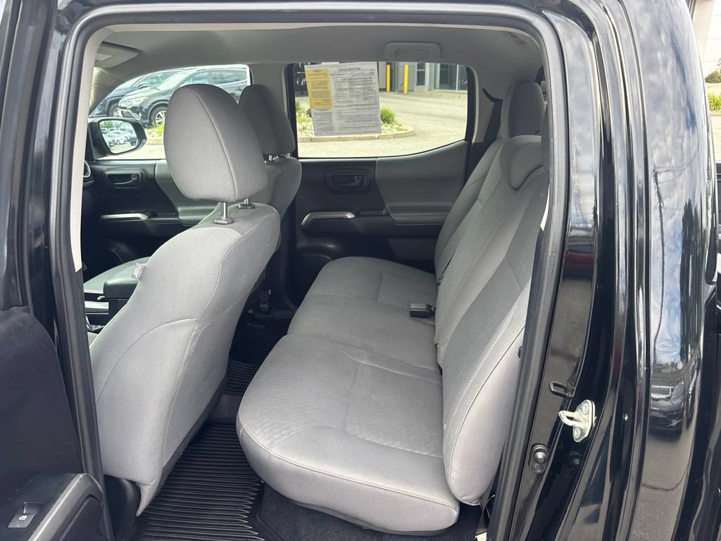 Used 2020 Toyota Tacoma SR5 AWD/4WD image 12