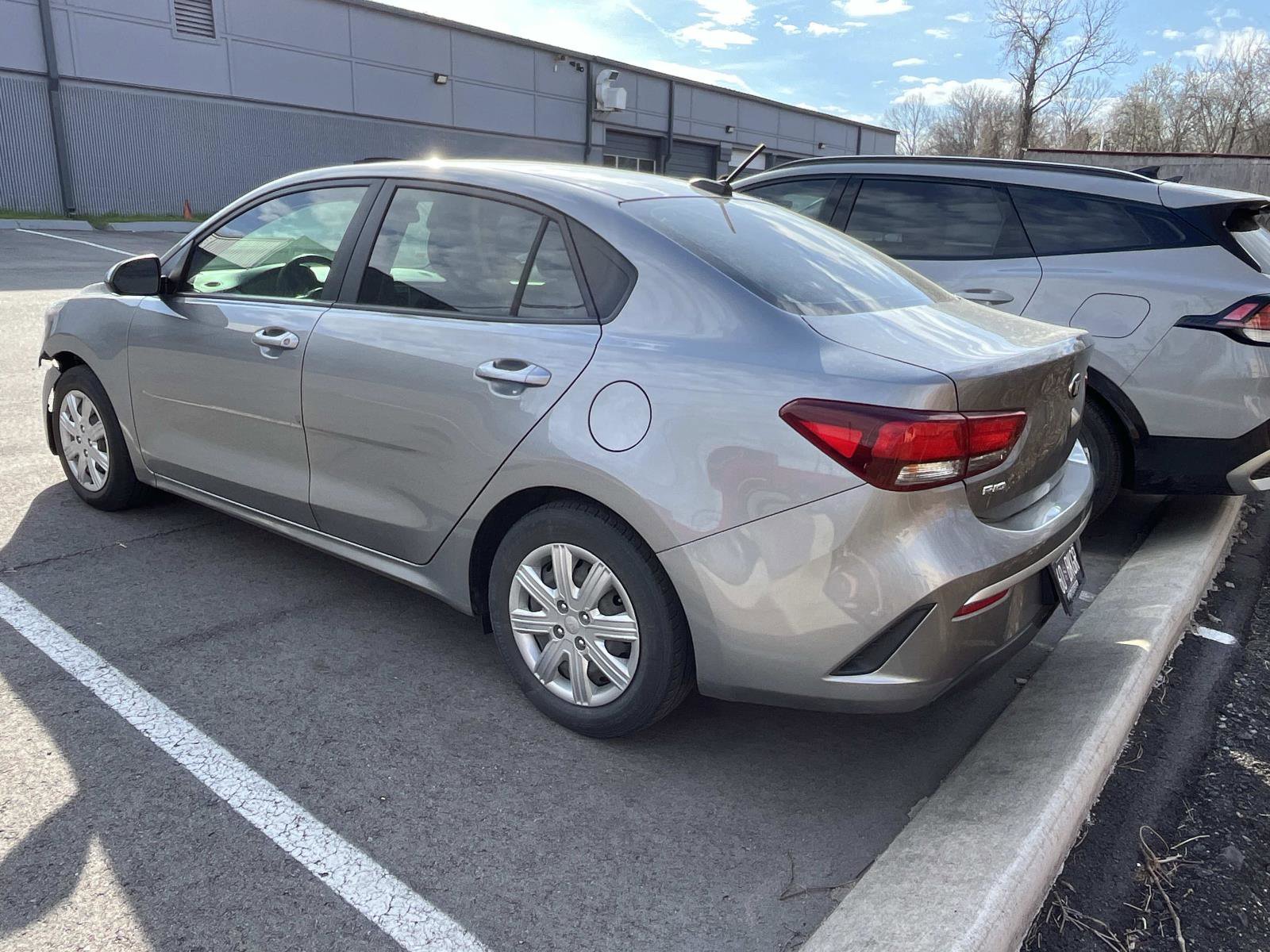 Used 2021 Kia Rio S image 3