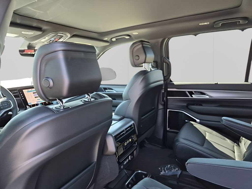 New 2026 Jeep Grand Wagoneer Limited AWD/4WD image 19