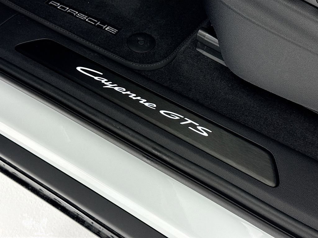 Certified 2026 Porsche Cayenne GTS AWD/4WD image 12