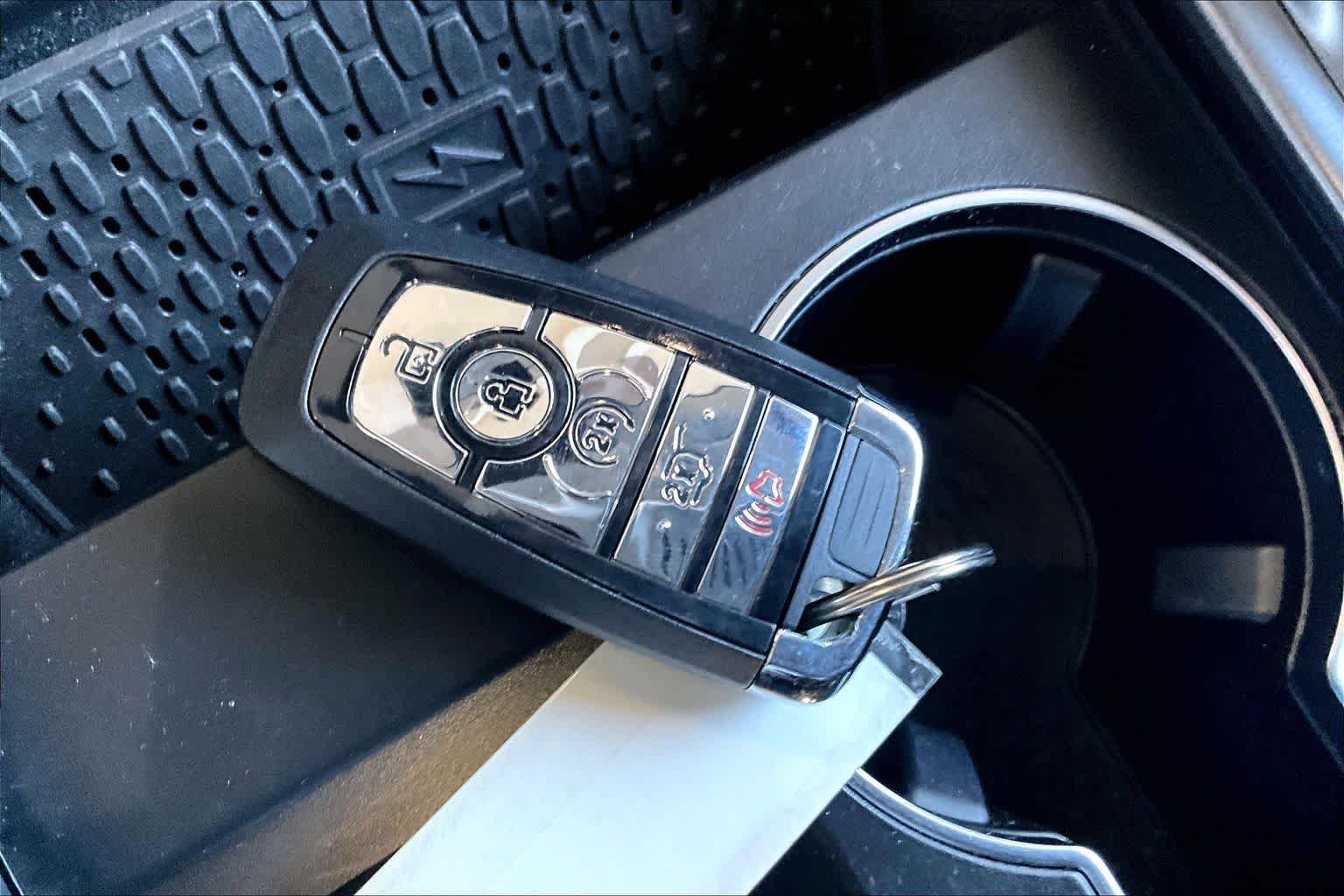 Used 2025 Lincoln Nautilus Reserve AWD/4WD image 14