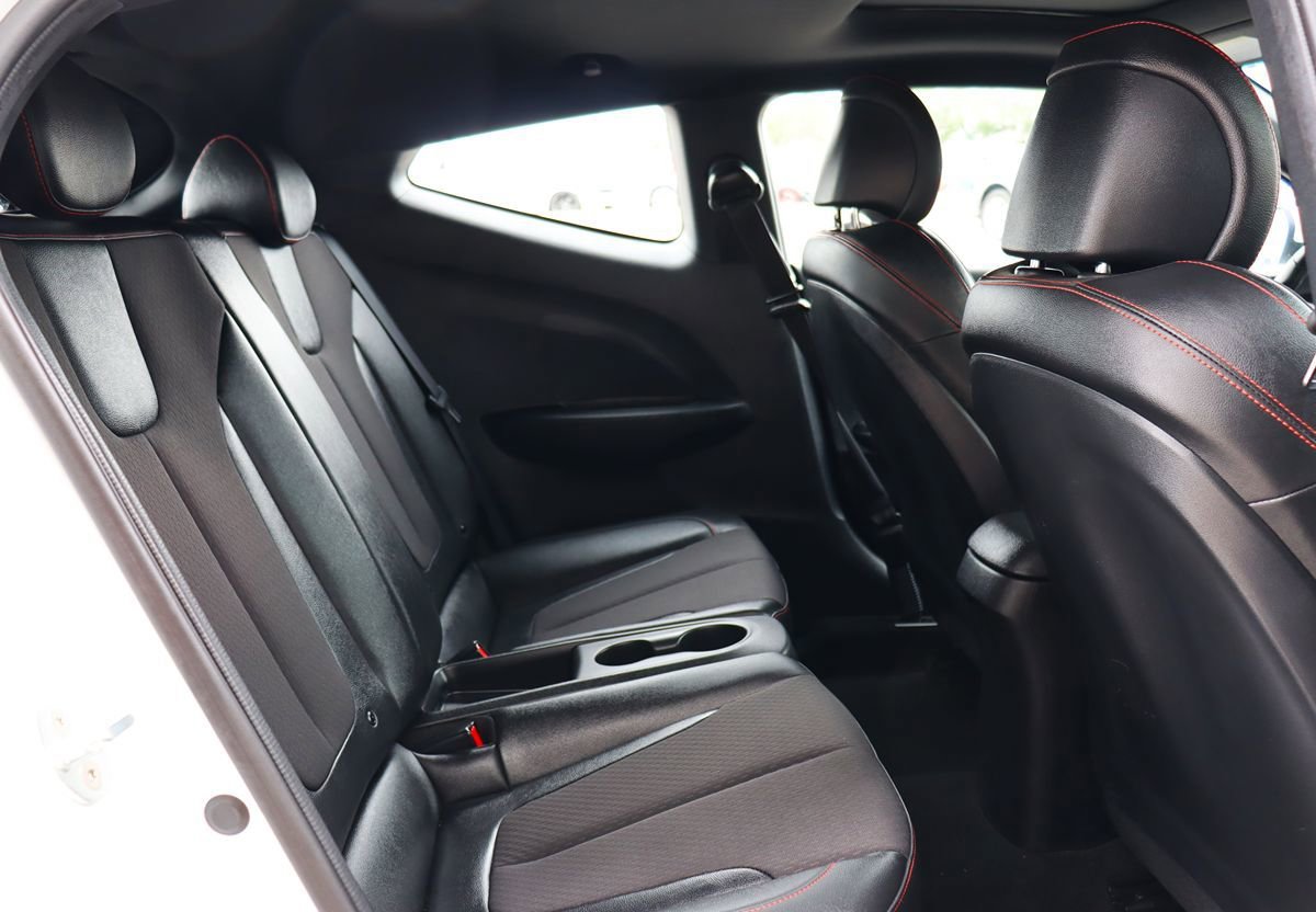 Used 2019 Hyundai Veloster Turbo FWD image 27