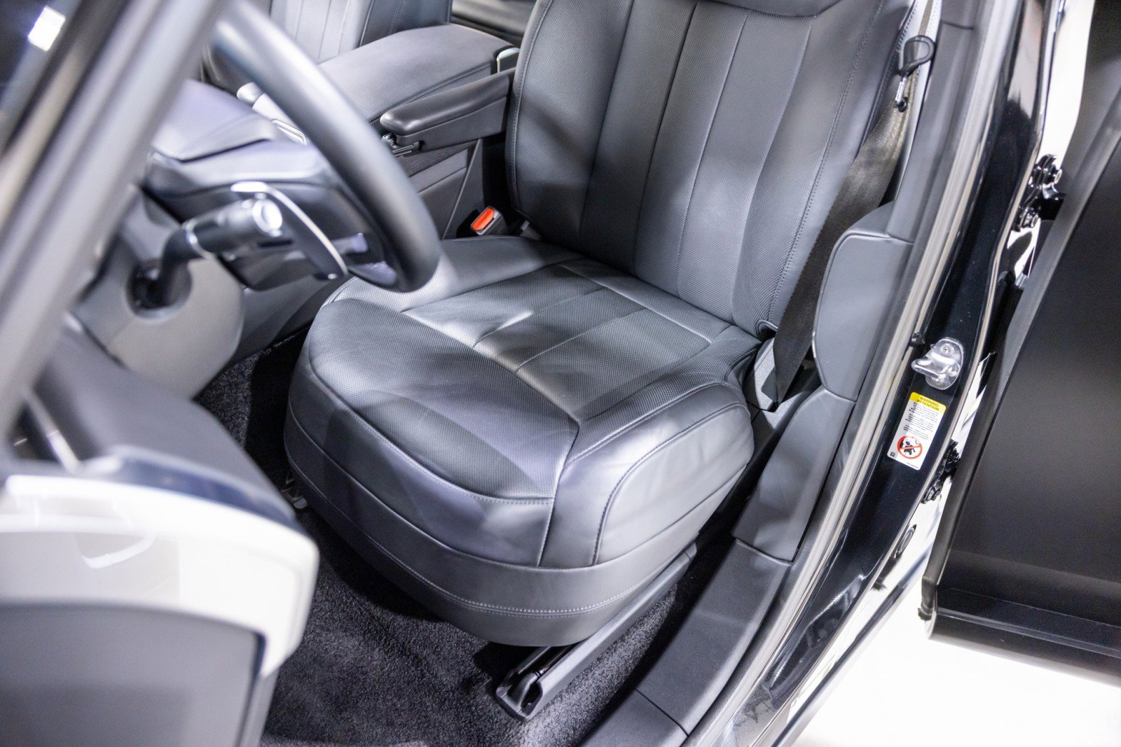 Used 2023 Land Rover Range Rover SE image 36