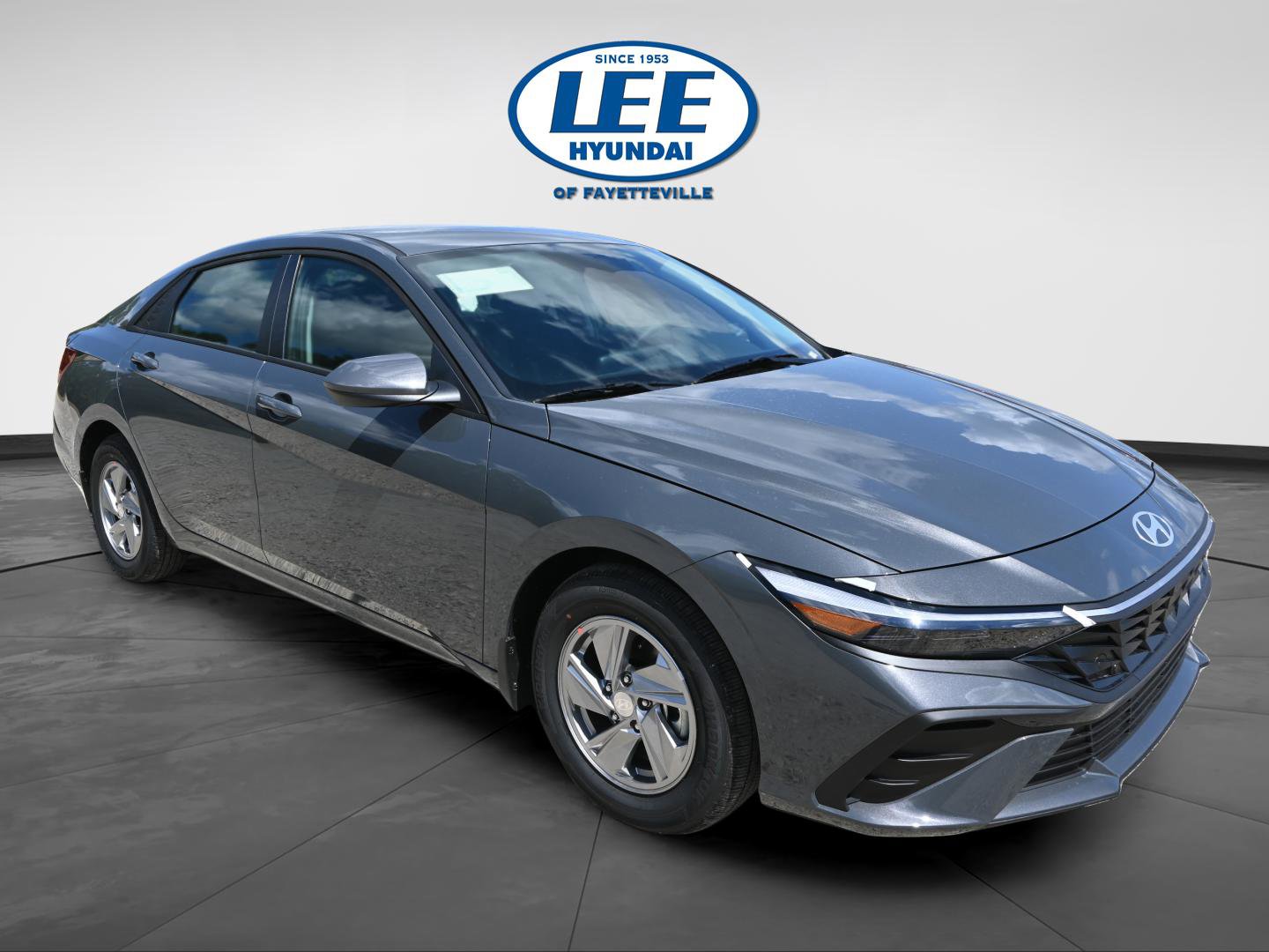 New 2025 Hyundai Elantra SE