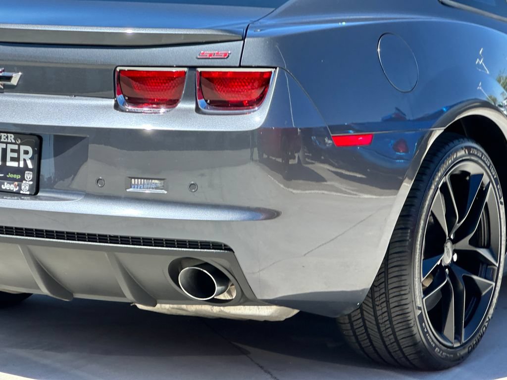 Used 2010 Chevrolet Camaro SS RWD image 10