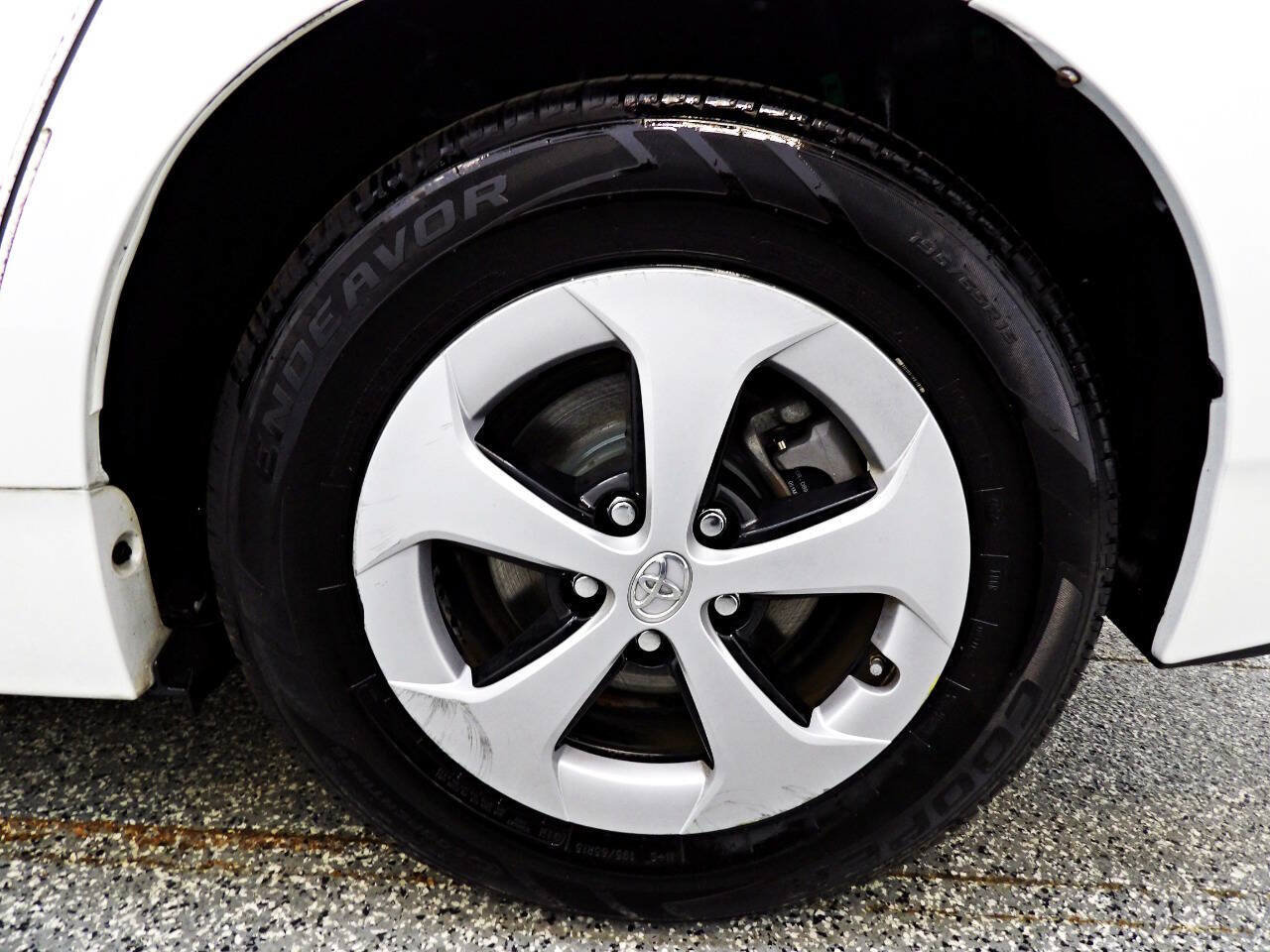 Used 2014 Toyota Prius Two FWD image 18