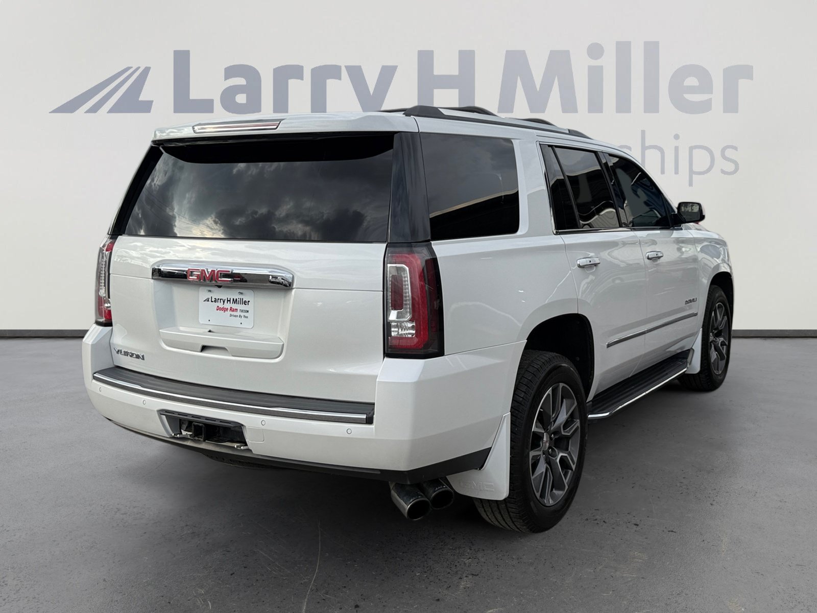 Used 2018 GMC Yukon Denali AWD/4WD image 5