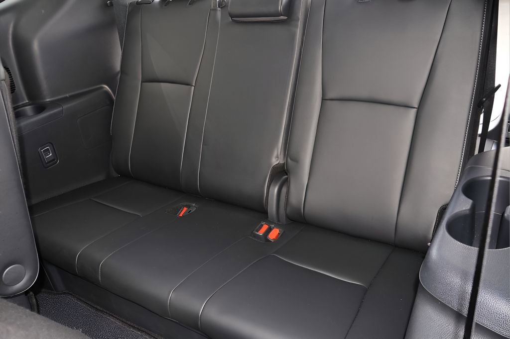 Certified 2024 Toyota Highlander Platinum AWD/4WD image 18