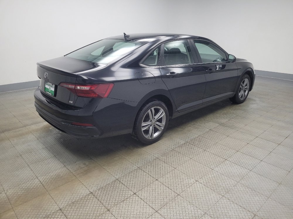 Used 2024 Volkswagen Jetta SE image 10