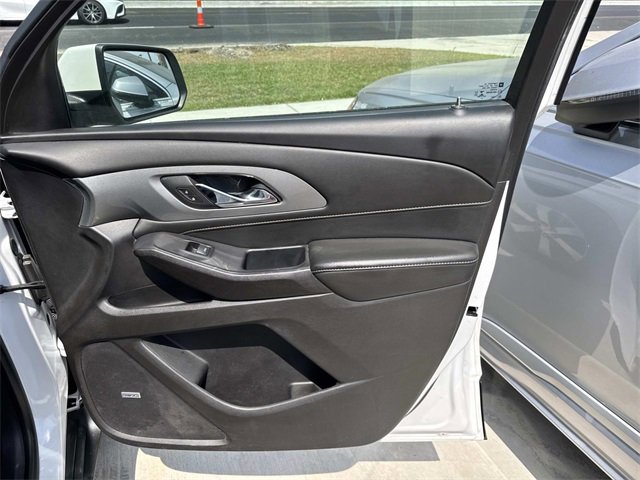 Used 2021 Chevrolet Traverse LT w/ LT Premium Package image 13