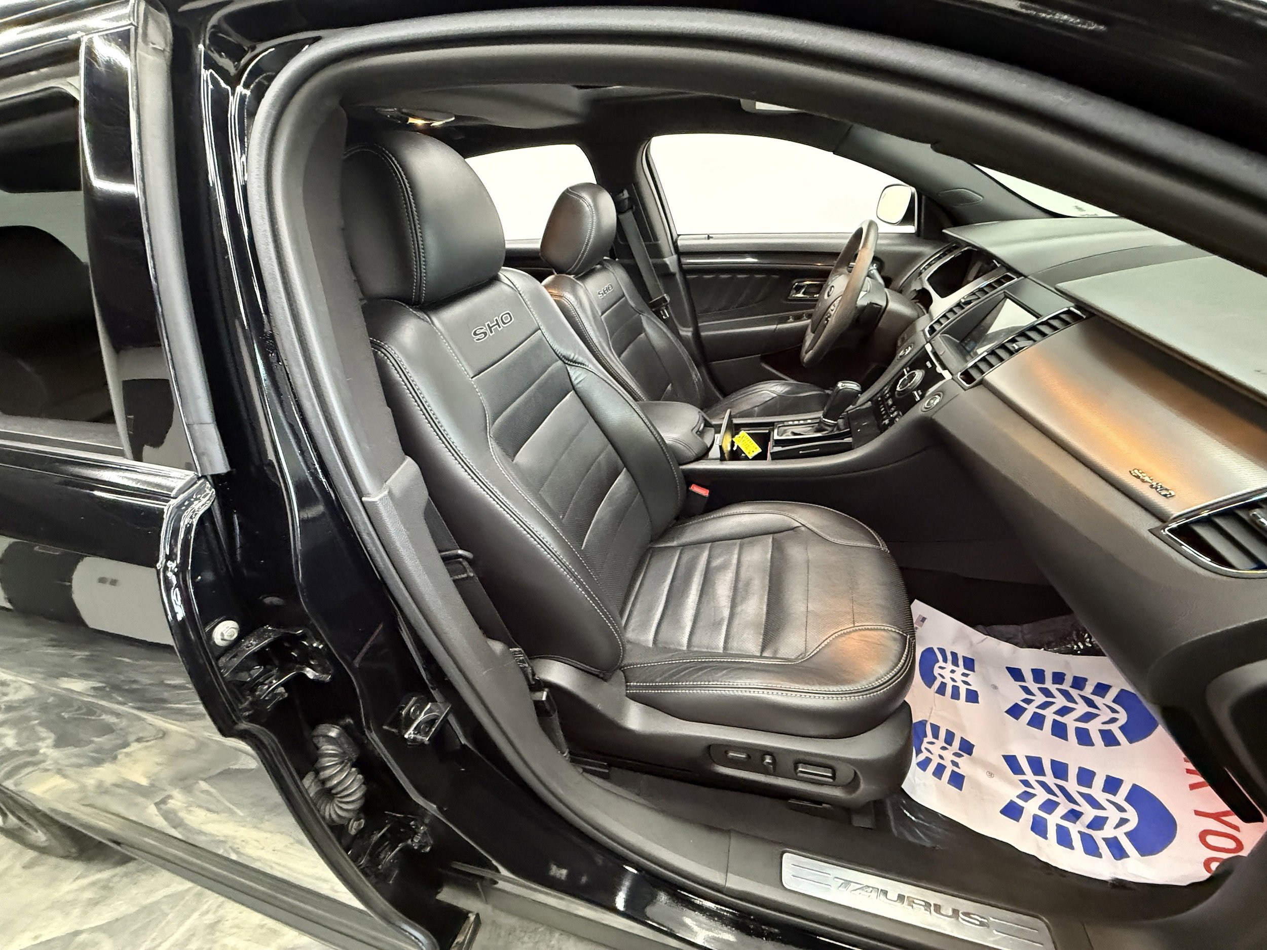 Used 2018 Ford Taurus SHO w/ Driver Assist Package image 23