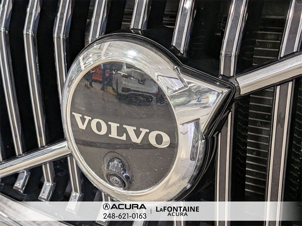 Used 2023 Volvo XC60 B5 Plus image 9