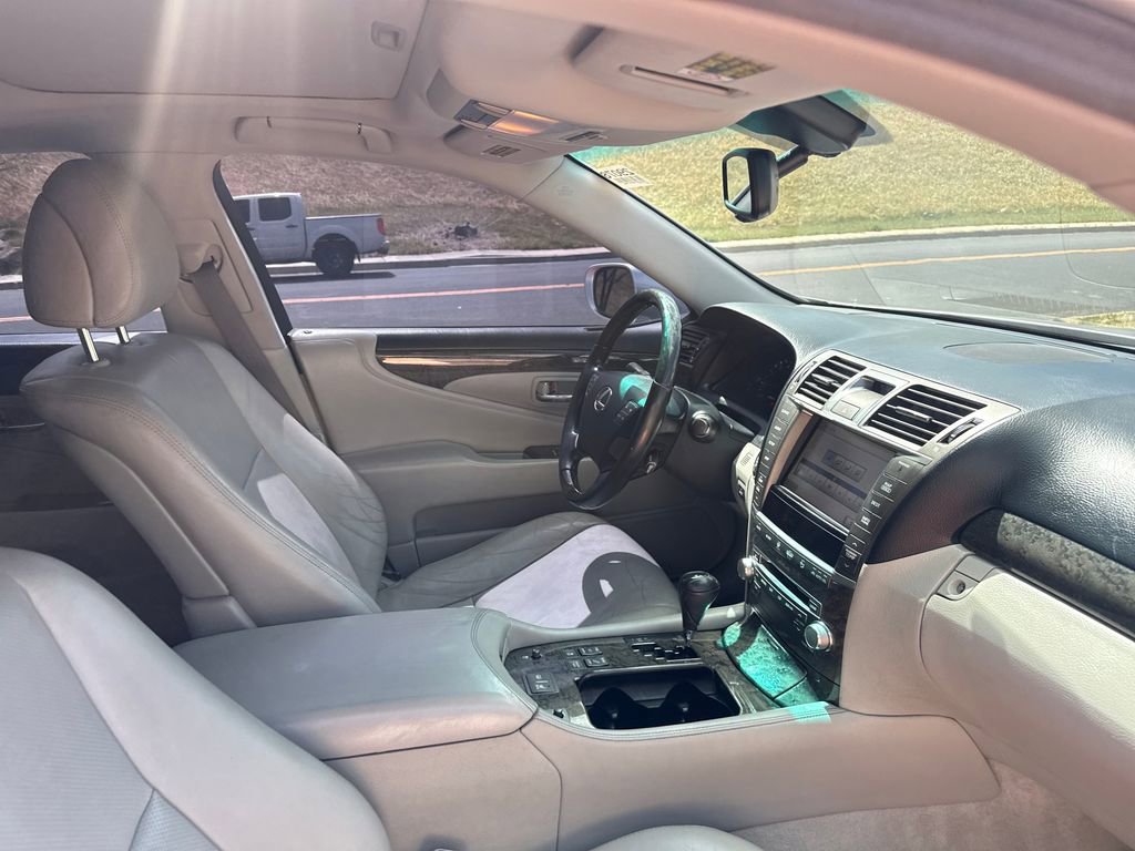 Used 2010 Lexus LS 460 AWD image 31