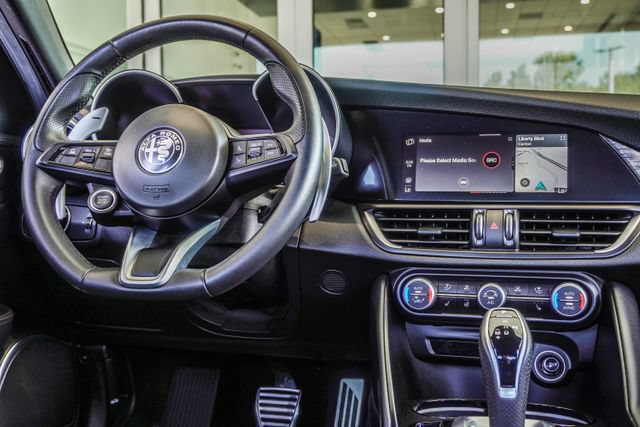 Used 2023 Alfa Romeo Giulia Sprint AWD/4WD image 17