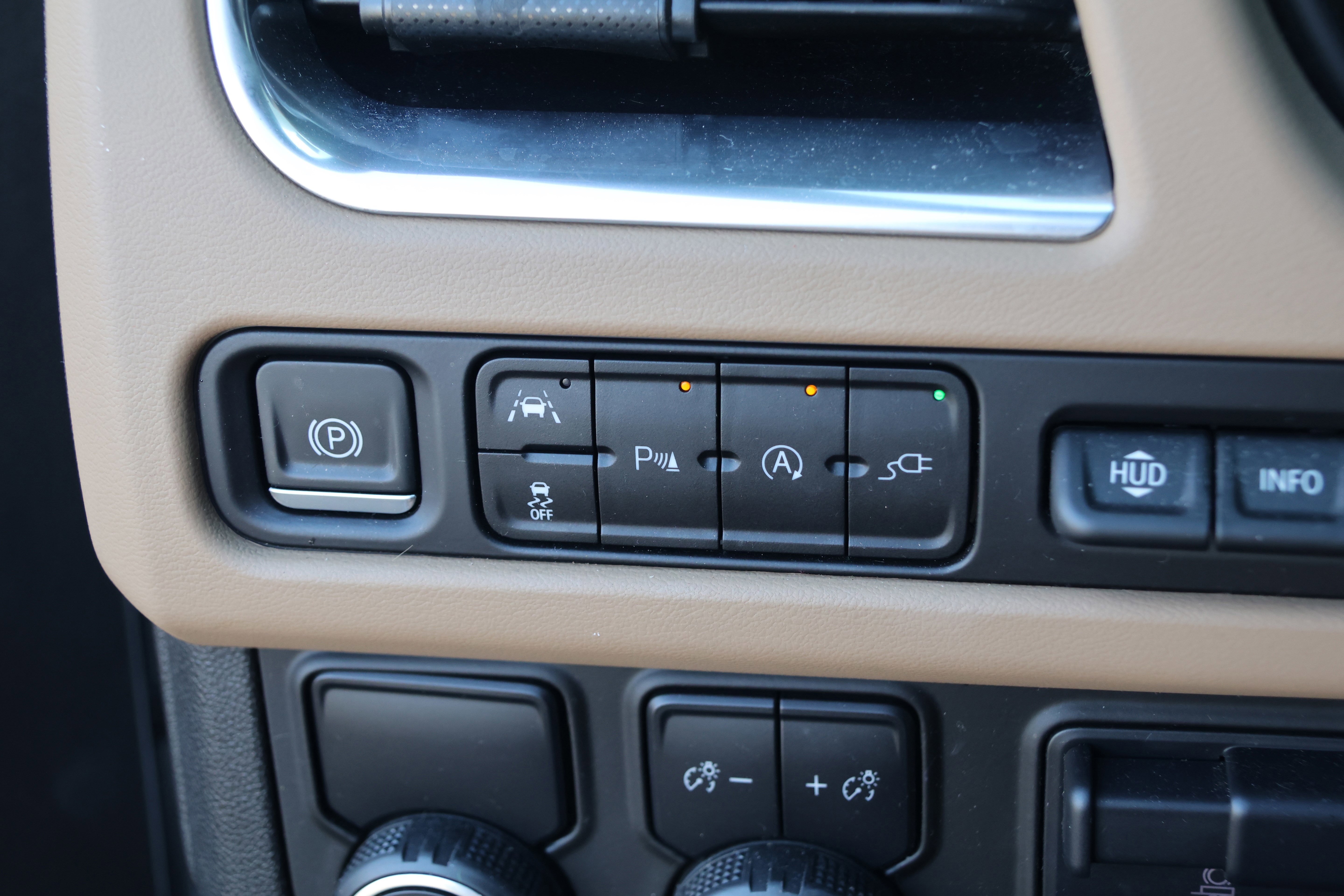 Used 2021 Chevrolet Suburban Premier w/ Premium Package image 15