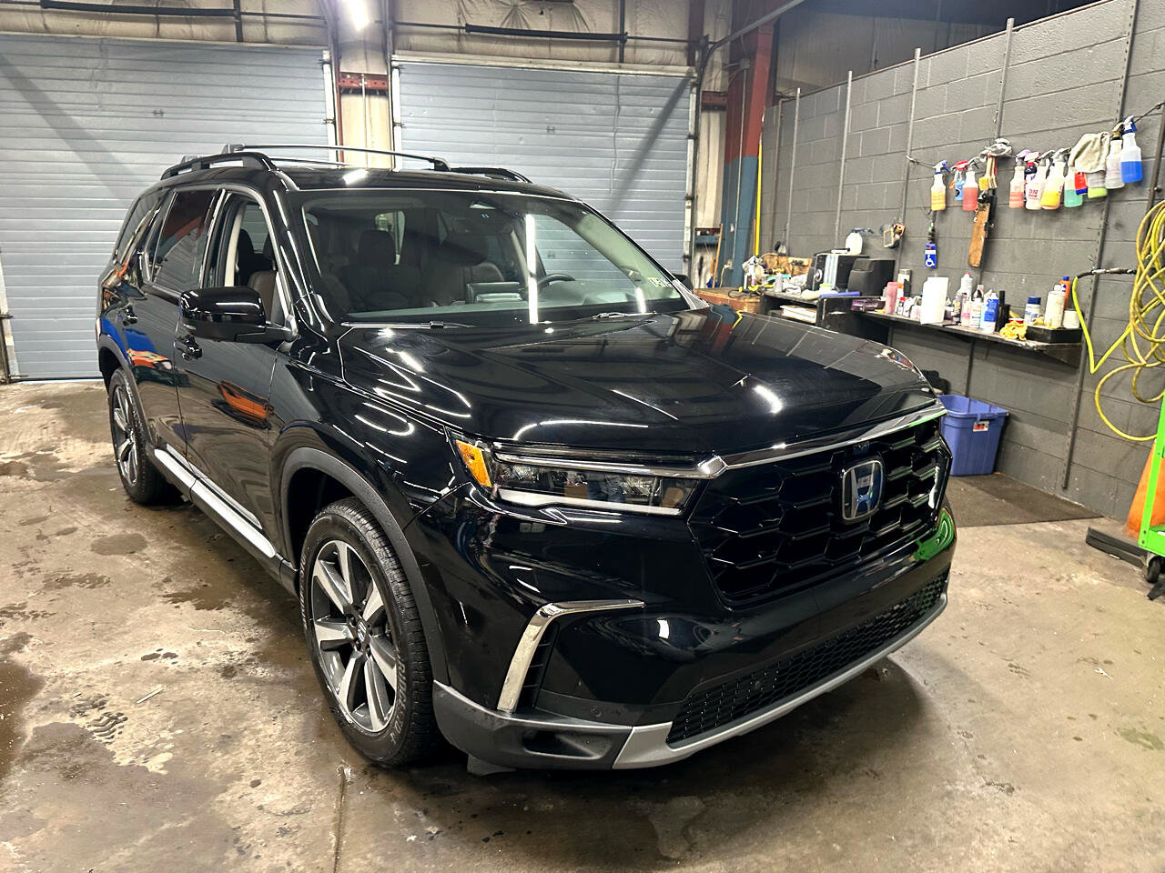 Used 2025 Honda Pilot Elite image 3