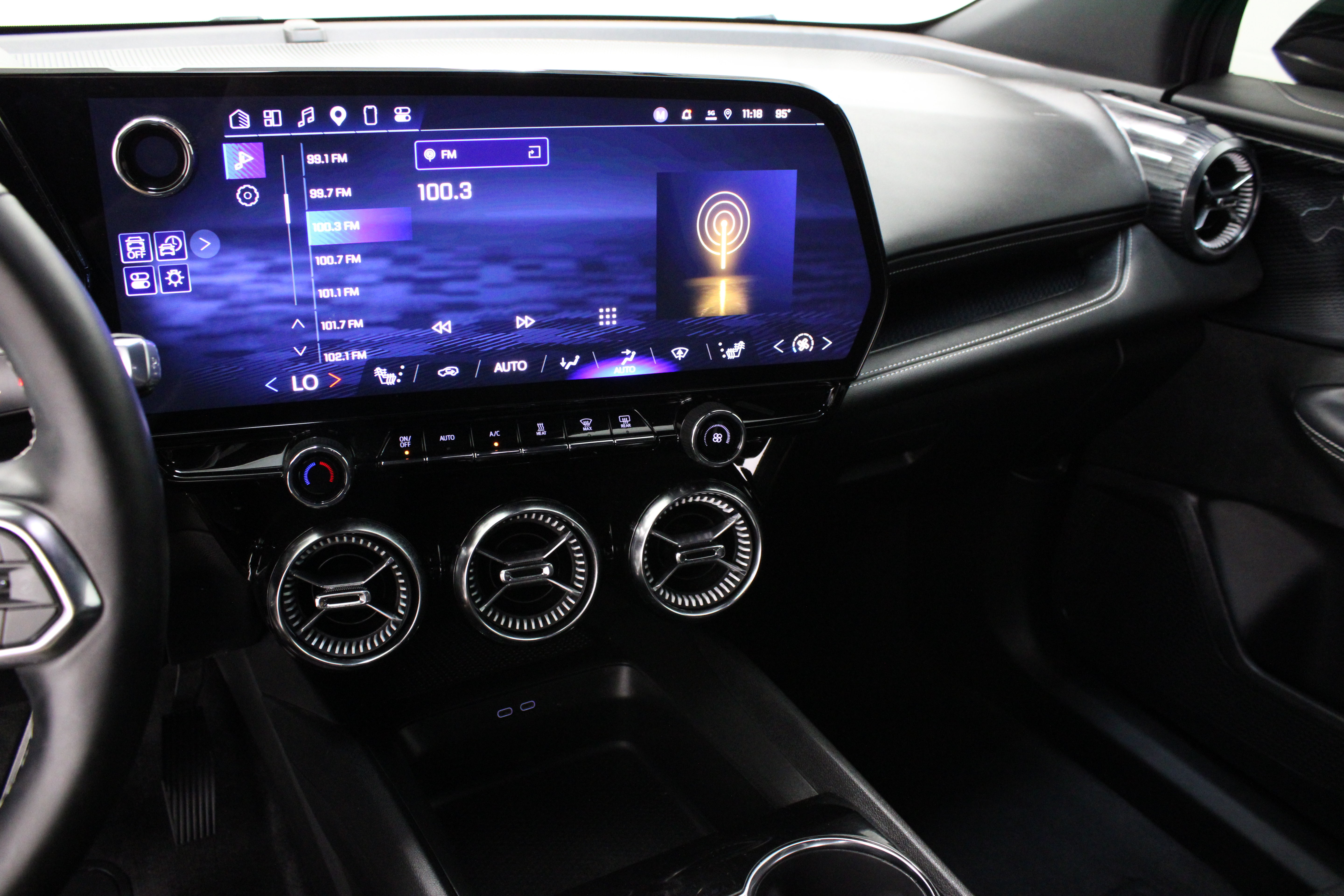 Used 2025 Chevrolet Blazer EV LT FWD image 16