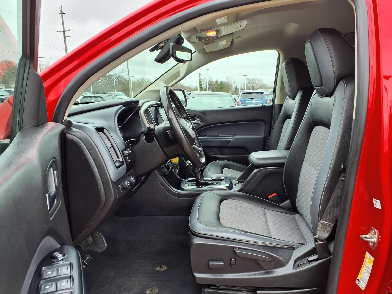 Used 2019 Chevrolet Colorado Z71 AWD/4WD image 17