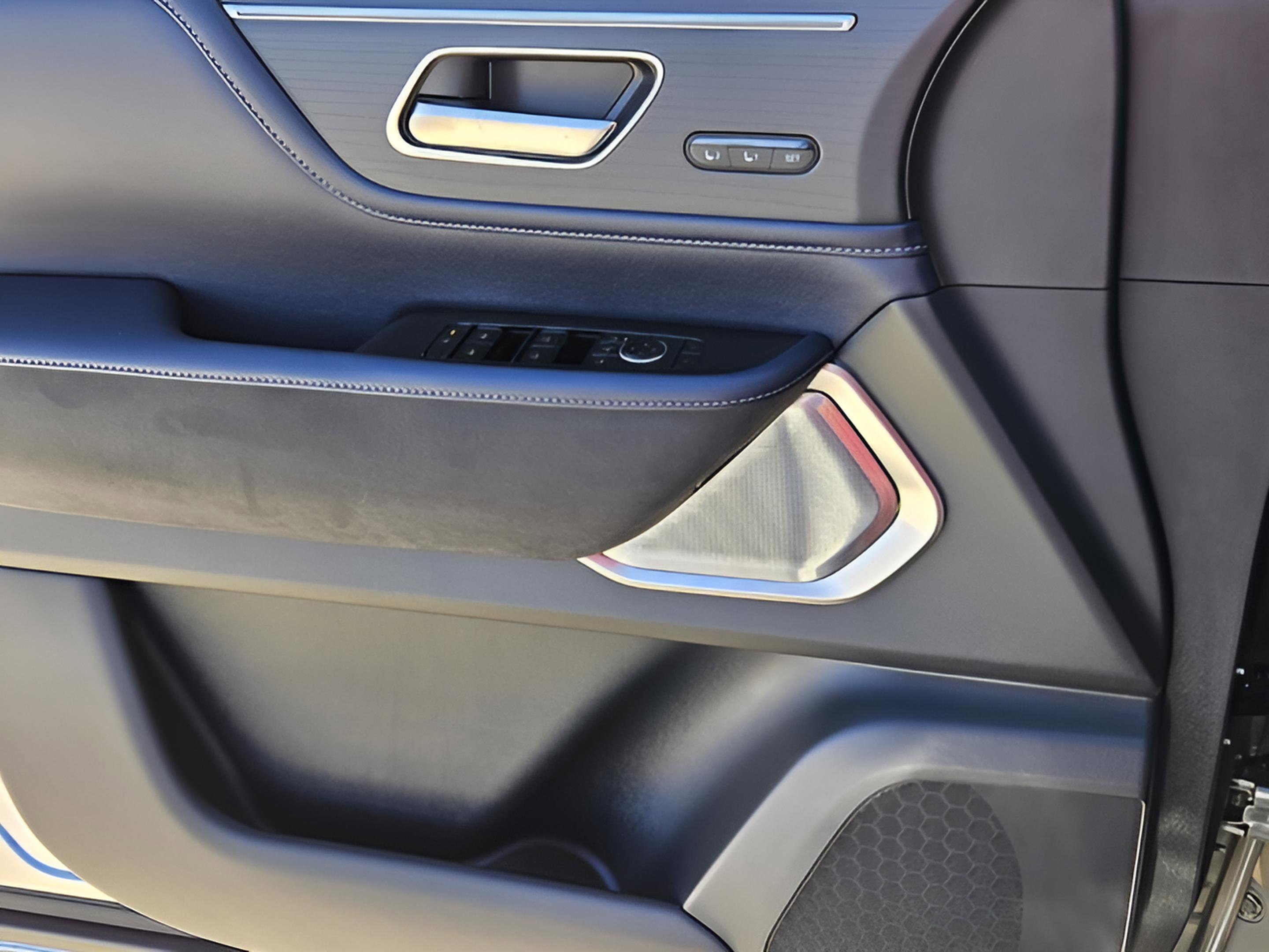 New 2026 INFINITI QX80 4WD w/ Sport Exterior Package image 21