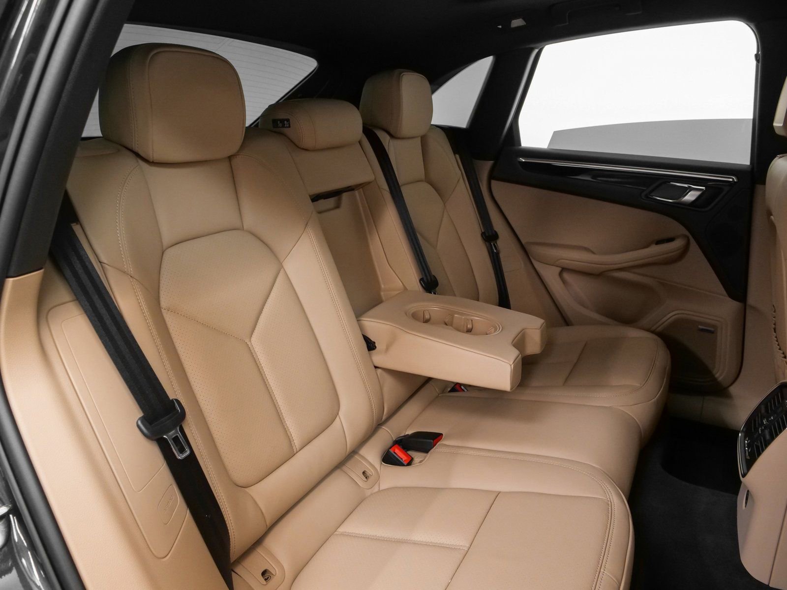 Certified 2025 Porsche Macan image 22