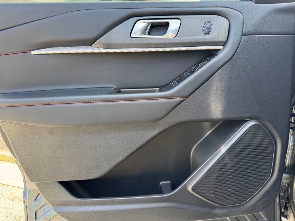 Used 2025 Ford Explorer ST-Line AWD/4WD image 11