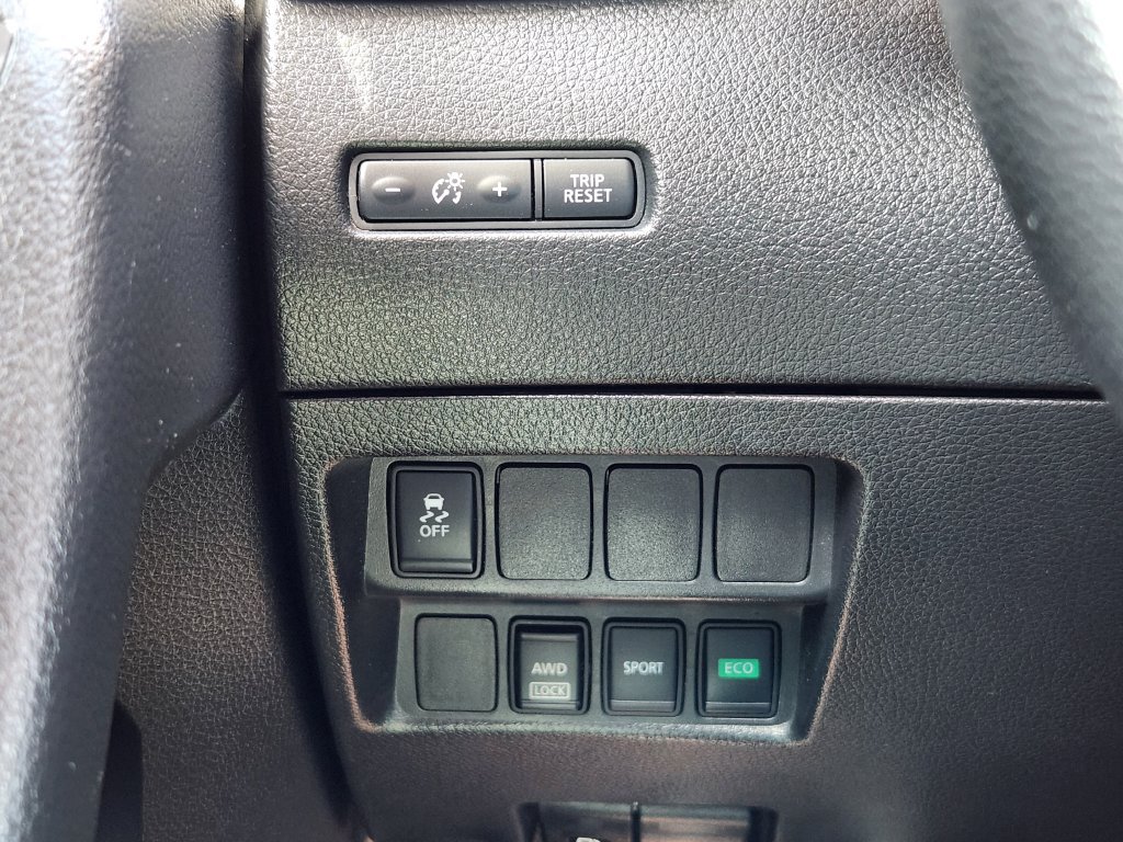 Used 2017 Nissan Rogue S AWD/4WD image 18