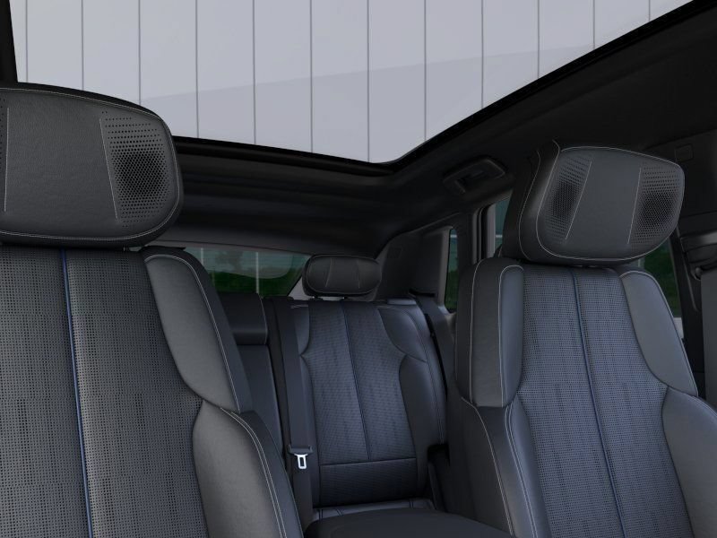 New 2026 Cadillac Lyriq V AWD/4WD image 31