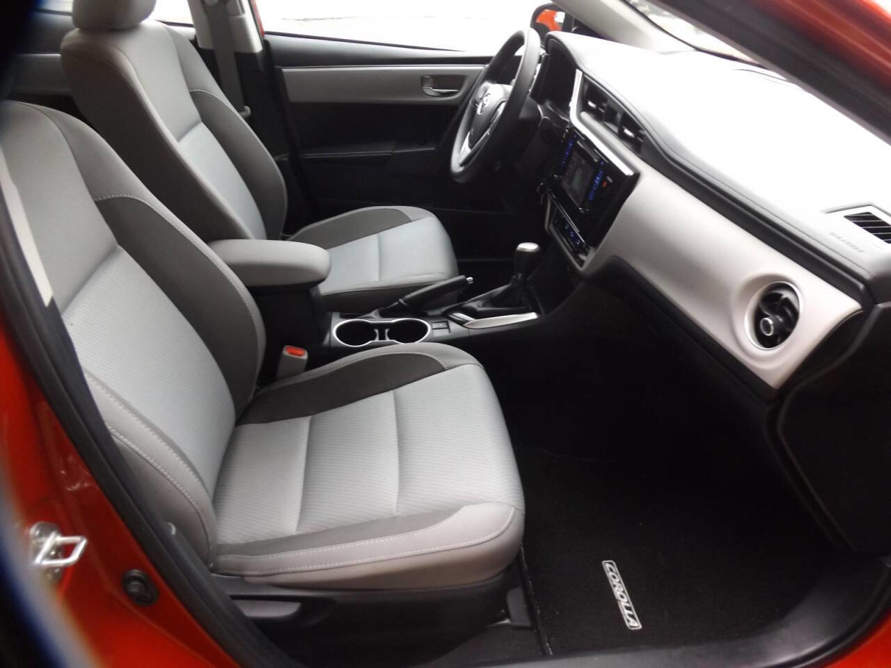 Used 2017 Toyota Corolla LE image 20