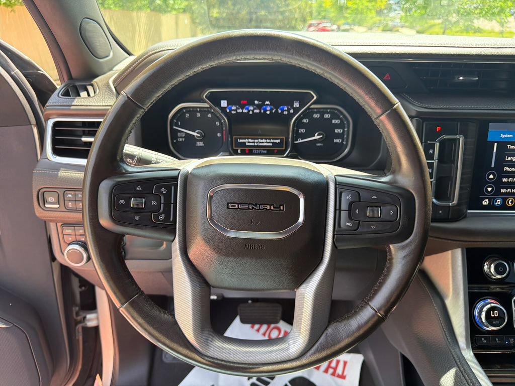 Used 2021 GMC Yukon Denali w/ Advanced Technology Package AWD/4WD image 16
