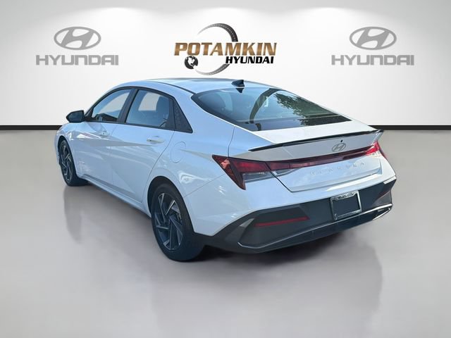 Certified 2025 Hyundai Elantra Sport FWD image 7