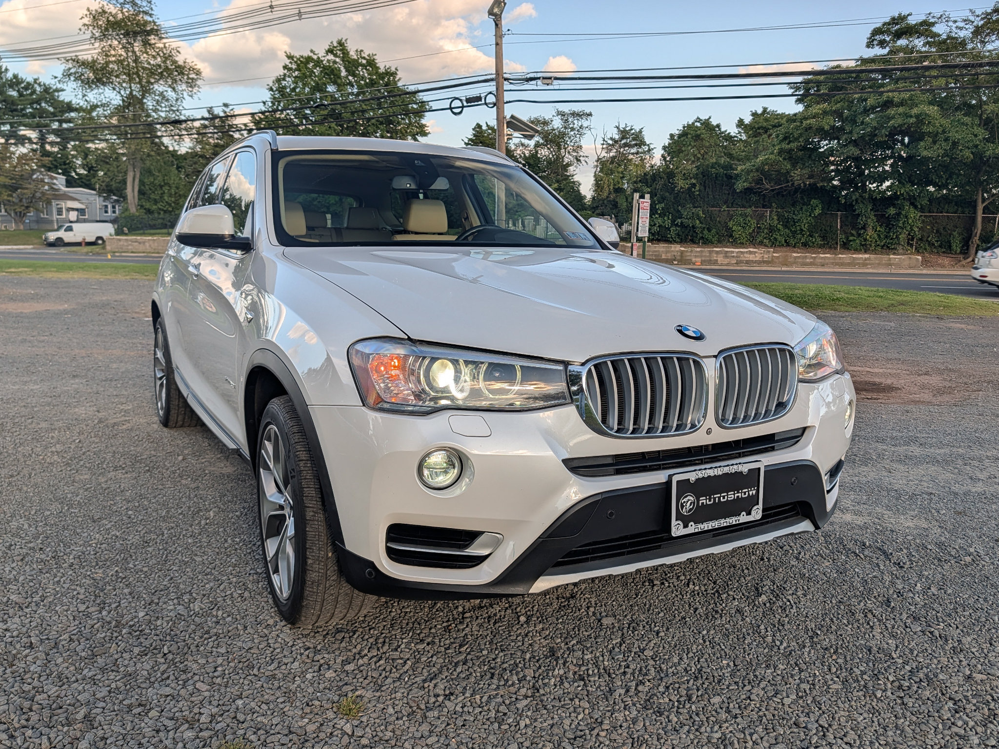Used 2016 BMW X3 xDrive28i AWD/4WD image 3