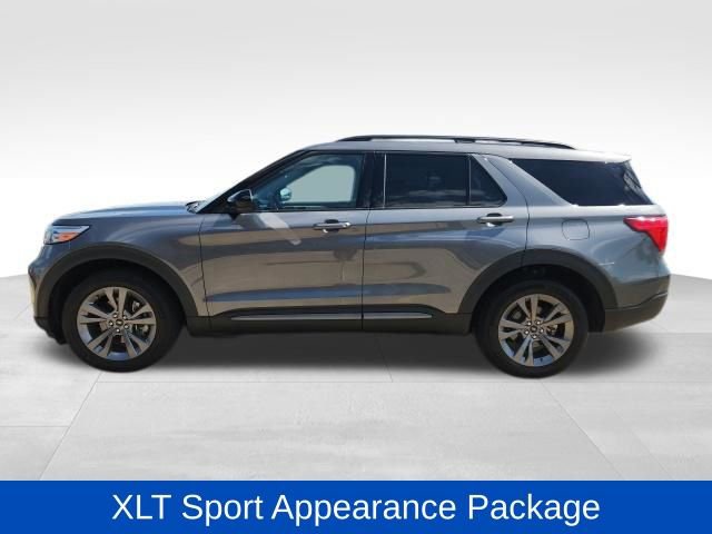 Used 2023 Ford Explorer XLT w/ Equipment Group 202A image 6