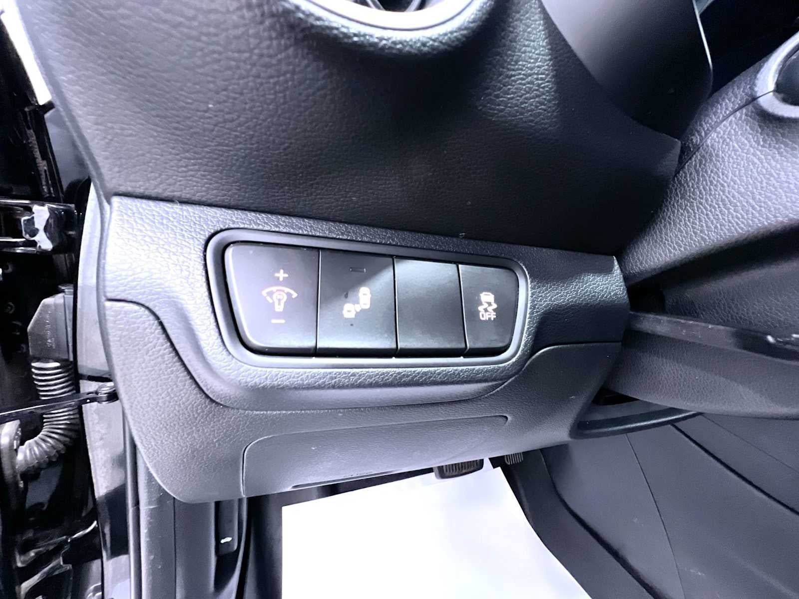 Used 2024 Kia Forte LXS w/ LXS Technology Package FWD image 16