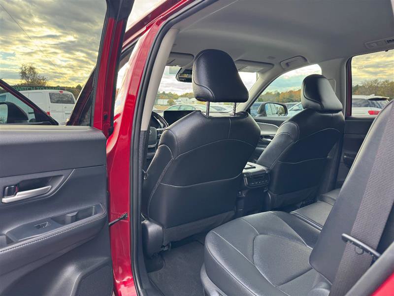 Used 2024 Toyota Grand Highlander XLE image 40