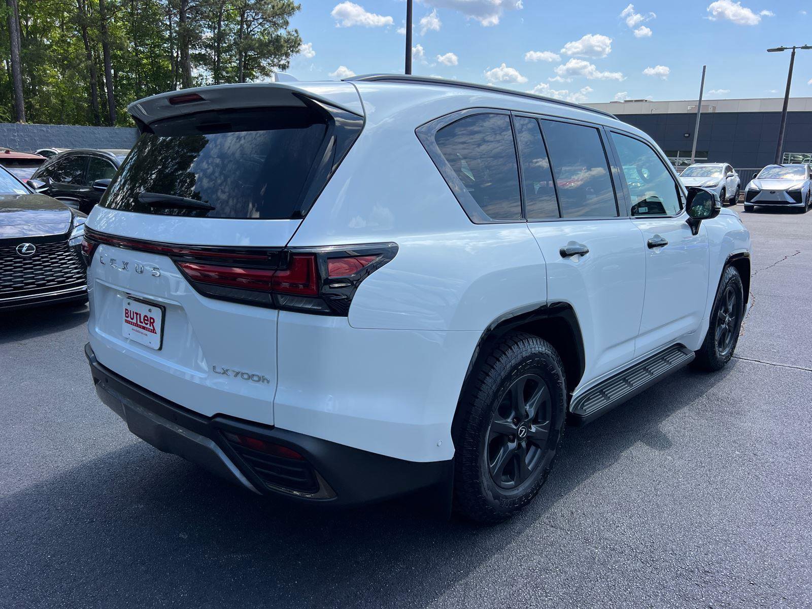 Used 2025 Lexus LX 700h Overtrail AWD/4WD image 6