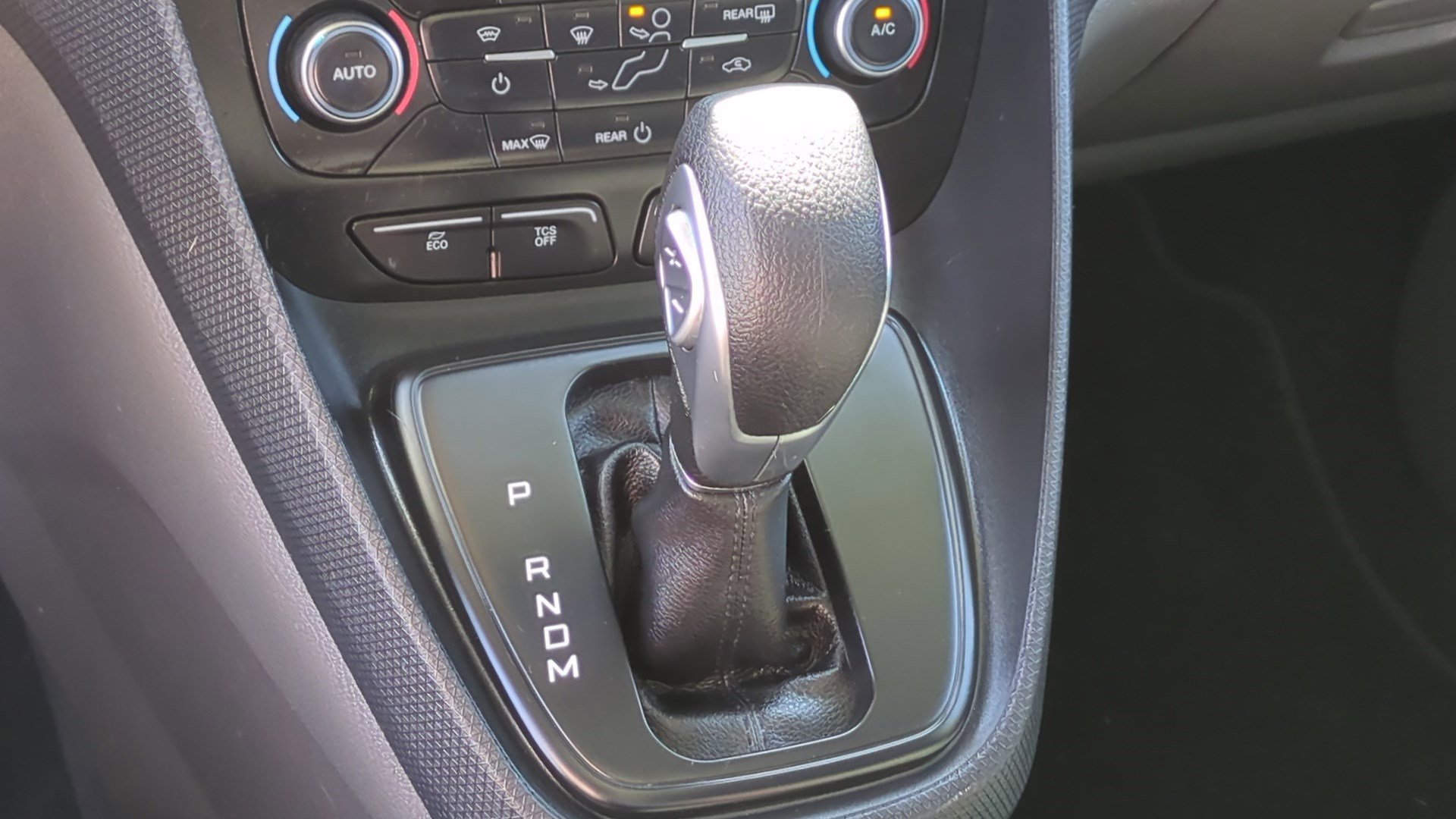 Used 2020 Ford Transit Connect XLT FWD image 28