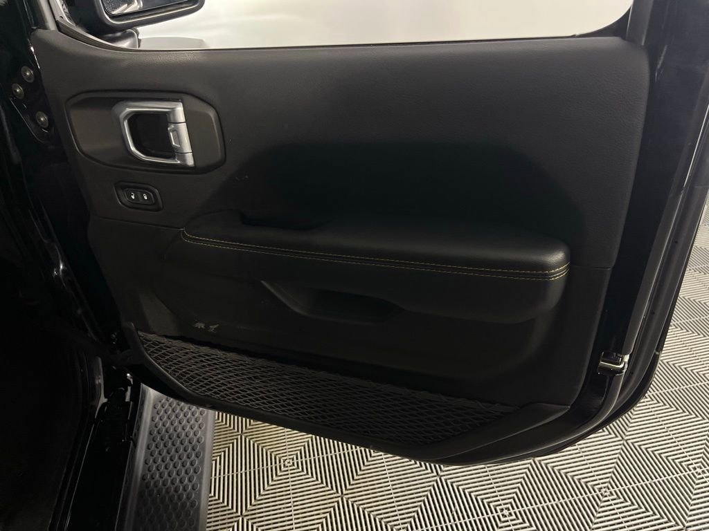 Used 2021 Jeep Wrangler Unlimited Sahara image 35