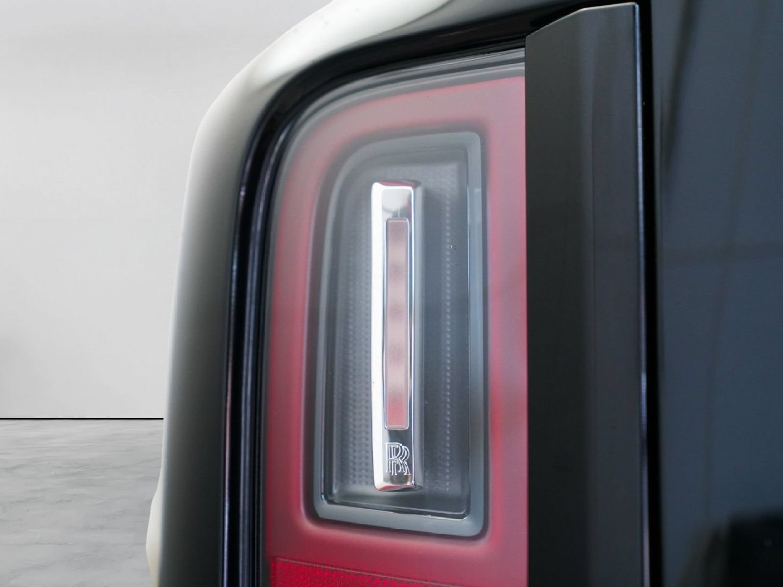 Certified 2025 Rolls-Royce Cullinan AWD/4WD image 53