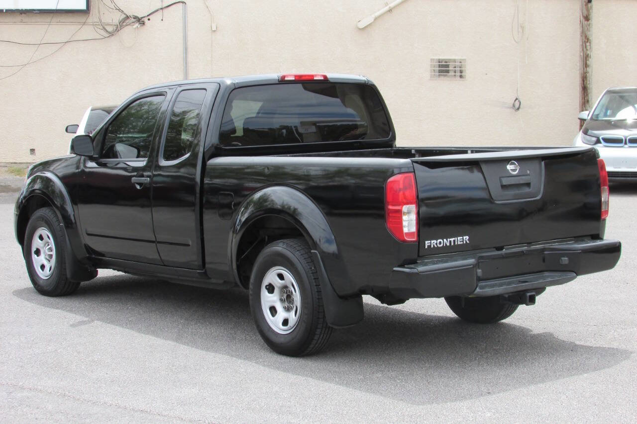 Used 2018 Nissan Frontier S w/ Work Truck Package RWD image 6
