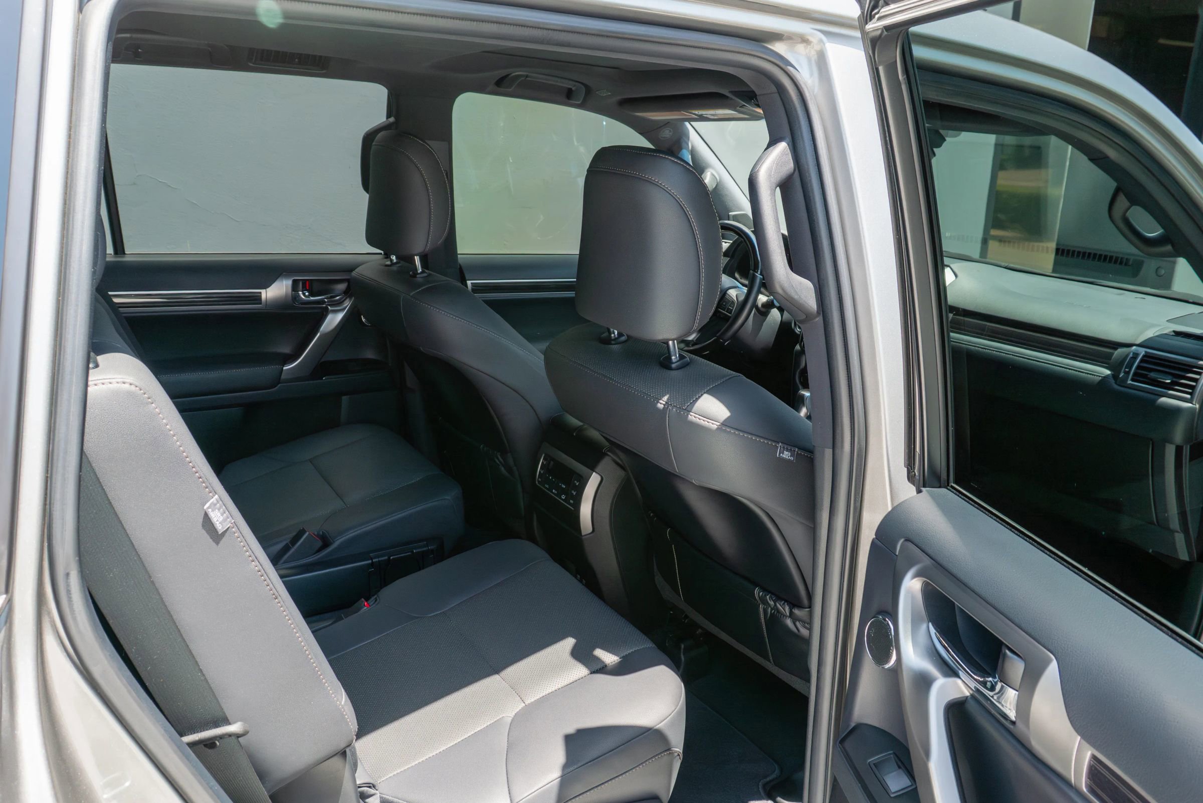 Used 2022 Lexus GX 460 Premium w/ Accessory Package AWD/4WD image 45