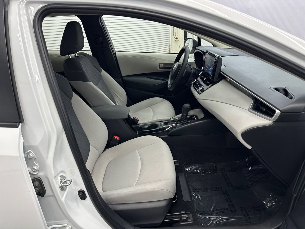 Used 2022 Toyota Corolla LE FWD image 13