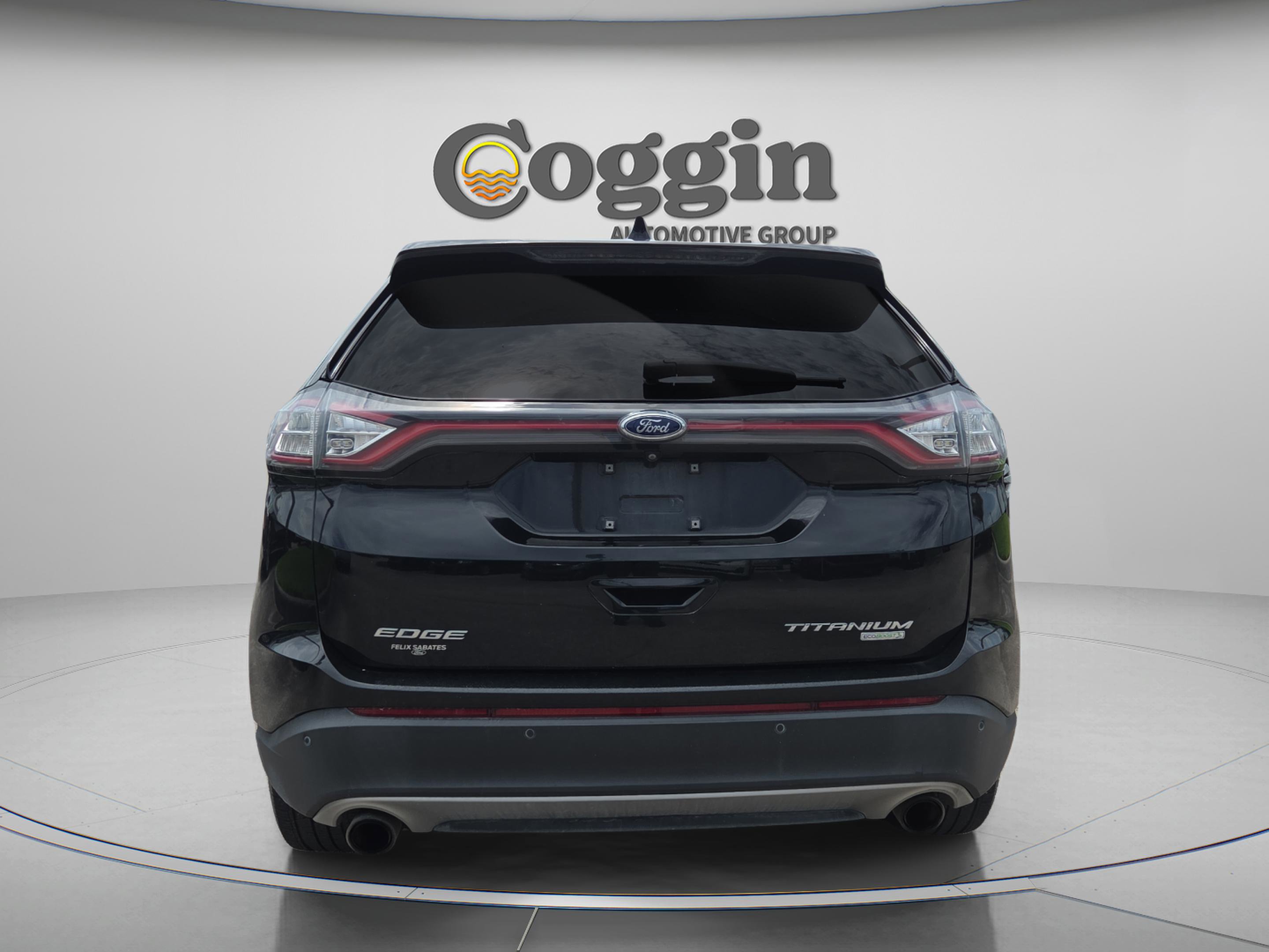 Used 2018 Ford Edge Titanium w/ Equipment Group 301A FWD image 4