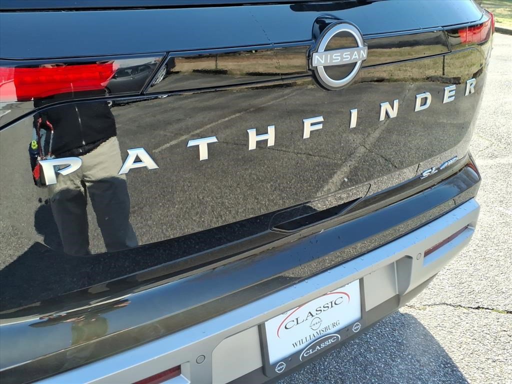 Used 2024 Nissan Pathfinder SL w/ Cargo Package image 10