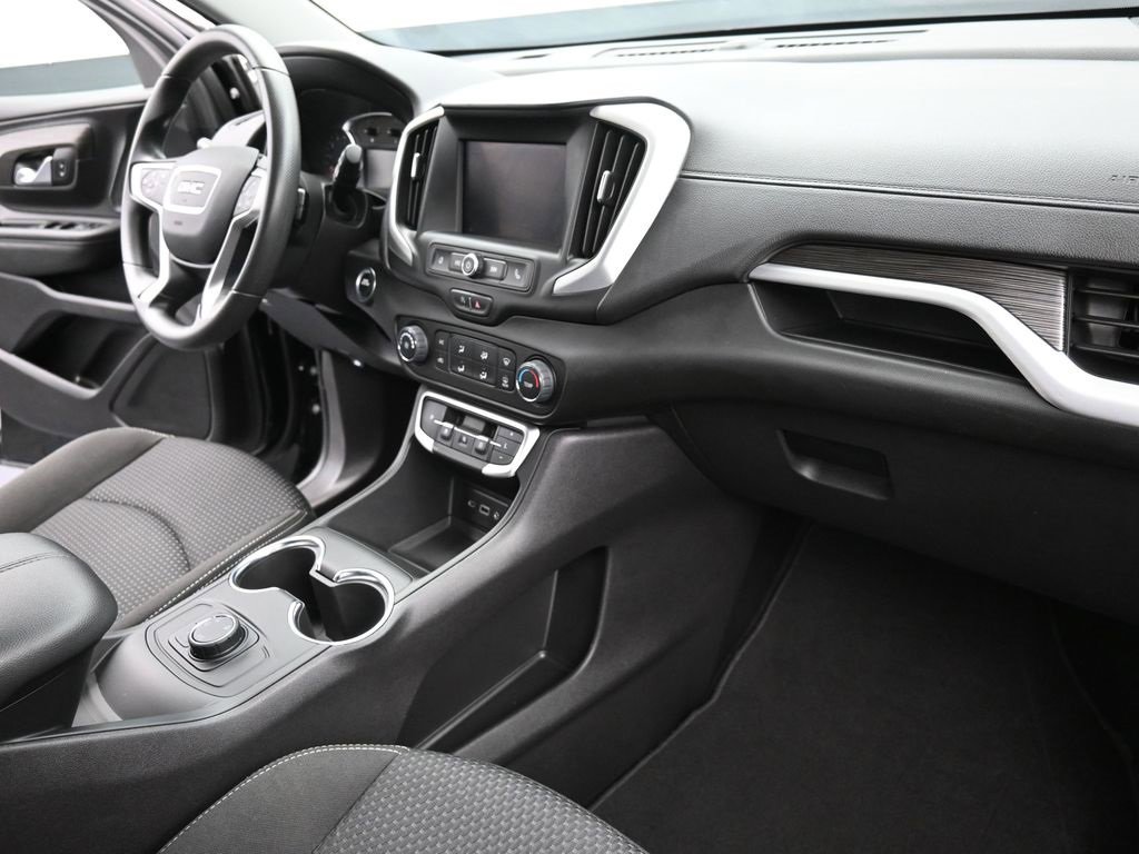 Used 2024 GMC Terrain SLE image 27