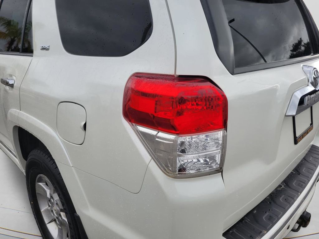 Used 2013 Toyota 4Runner SR5 w/ Convenience Pkg image 8