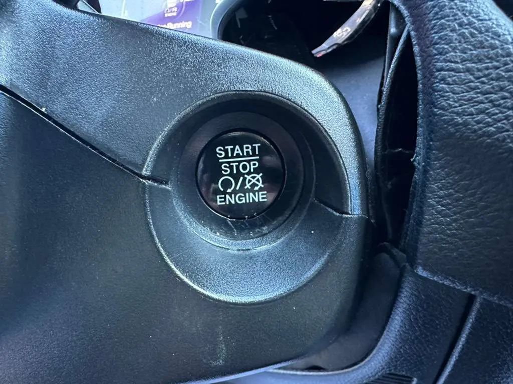 Used 2018 Jeep Compass Latitude image 33