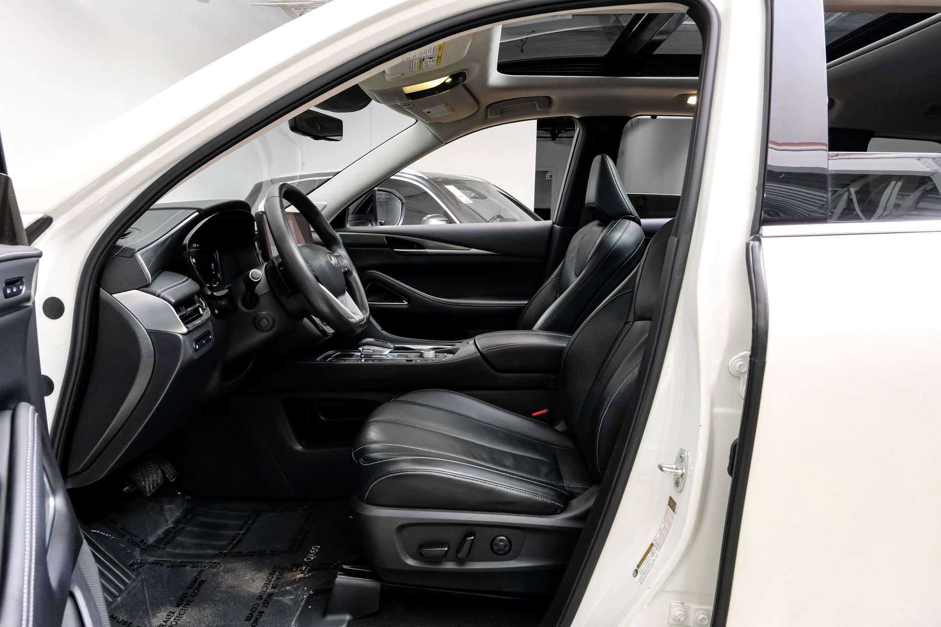 Used 2023 INFINITI QX60 Luxe w/ Vision Package image 4