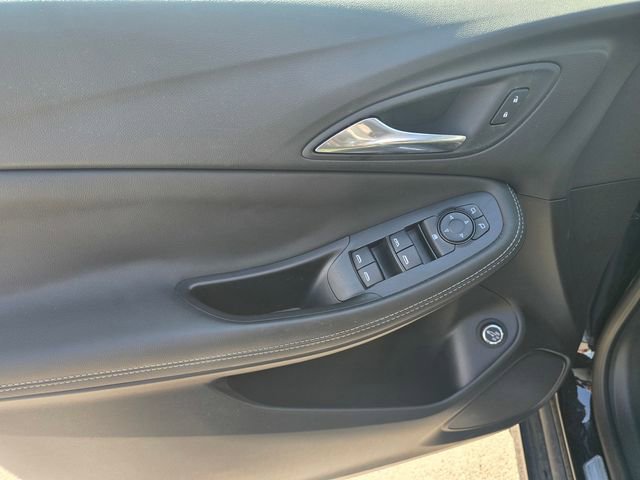 Used 2023 Buick Encore GX Select w/ Sport Touring Package FWD image 22