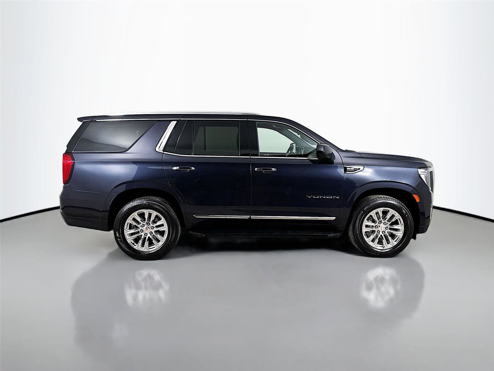 Used 2024 GMC Yukon SLT image 9
